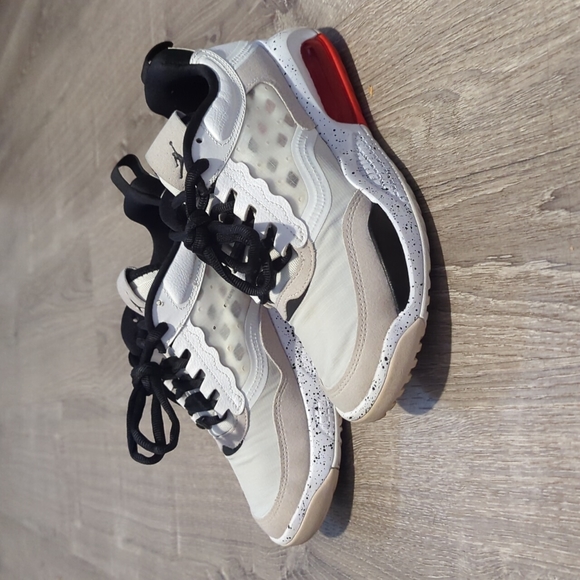 Nike Other - Nike Air Max 200 Challenge Red